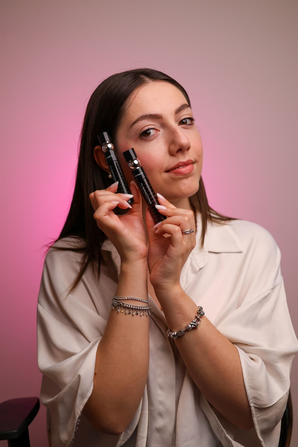 Ritratto in studio con mascara, shooting make-up