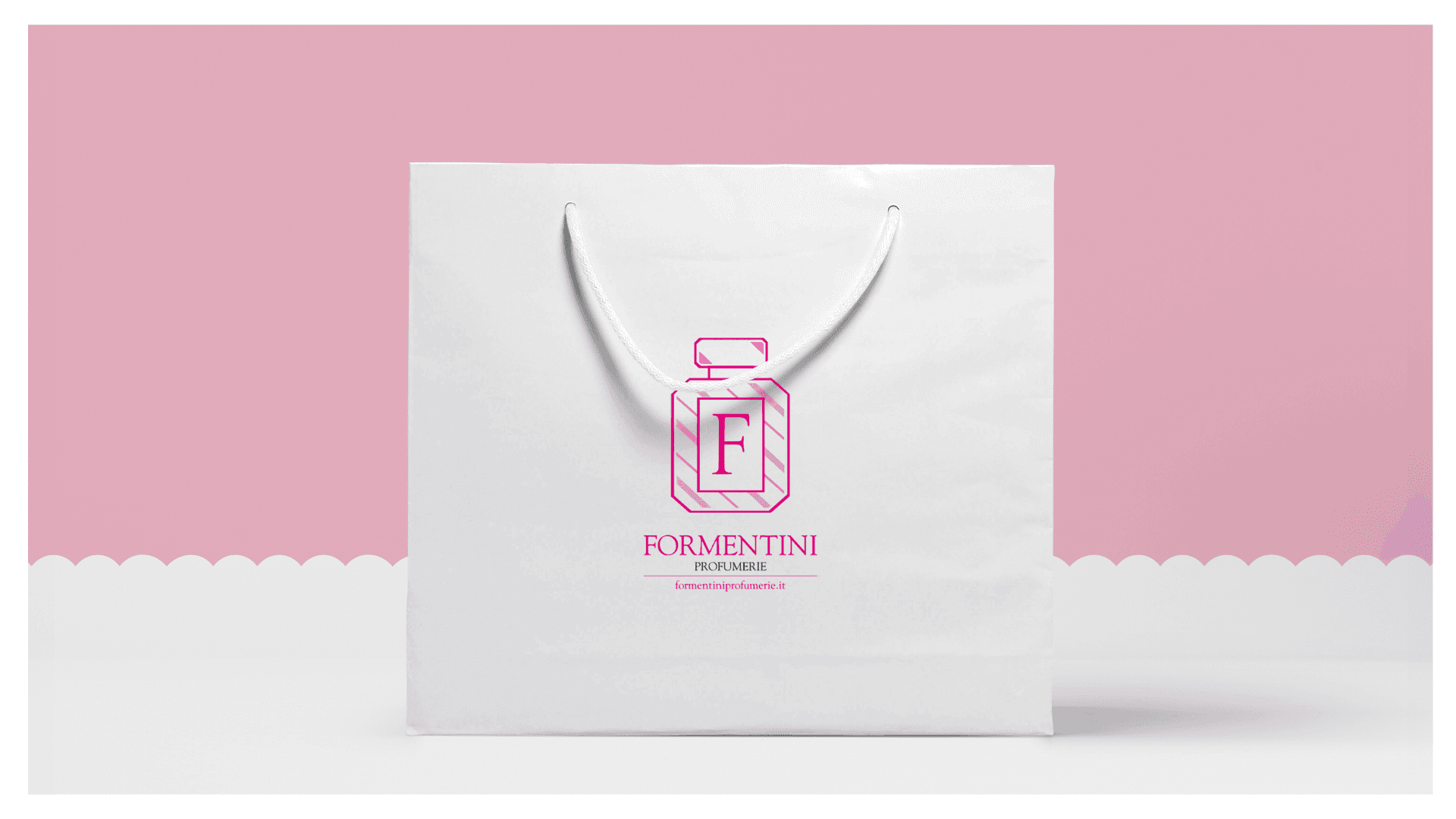 Shopper Formentini con il nuovo marchio su fondo rosa