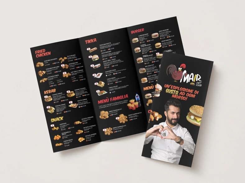 Il menu pieghevole Mair Fast Food con il gallo mascotte
